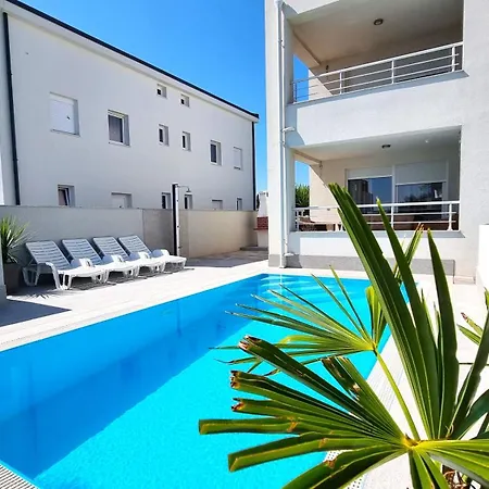 公寓 Bezaubernde Mit Gemeinsamem Pool *