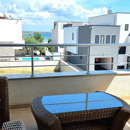 Bezaubernde Mit Gemeinsamem Pool * Privlaka (Zadar)