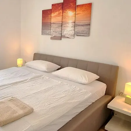 Bezaubernde Mit Gemeinsamem Pool Apartment